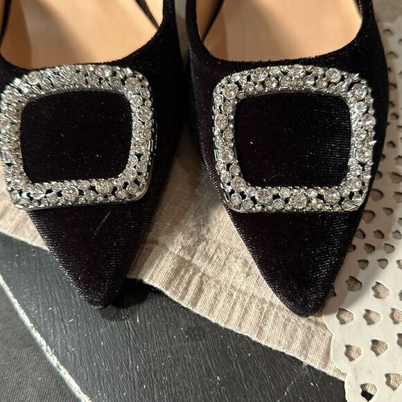 Journee Collection Black Rishie Velvet Heels Size 8.5 - Picture 3 of 7